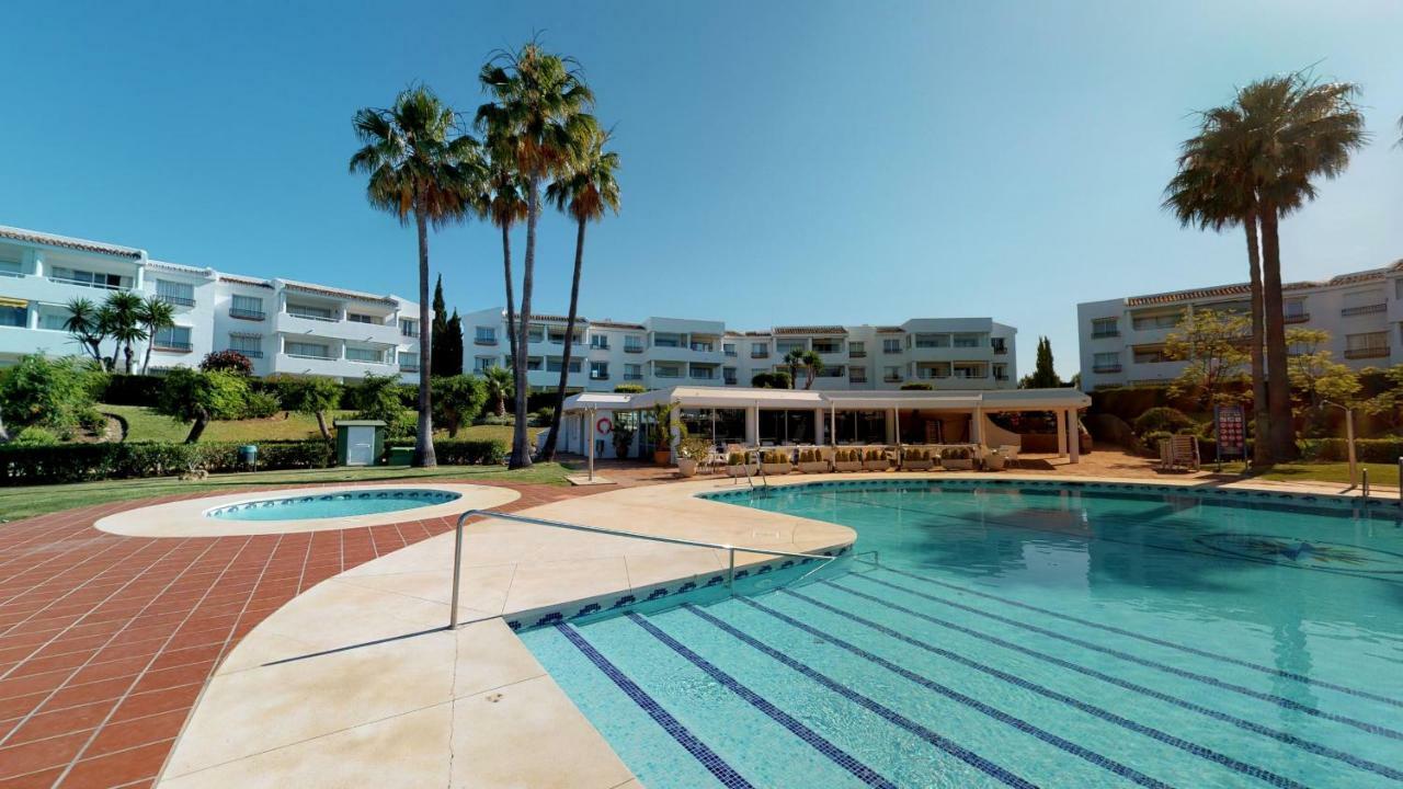 Top Floor Apartment - Amazing Sea View Sitio de Calahonda المظهر الخارجي الصورة